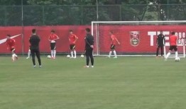 国足记者爆料新闻最新视频,揭秘国足备战内幕及关键赛事动态